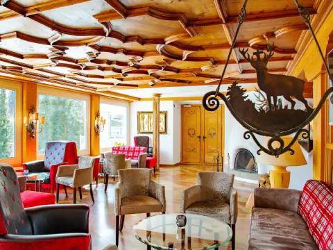 Unsere gemütliche Kaminlobby Unsere gemütliche Kaminlobby