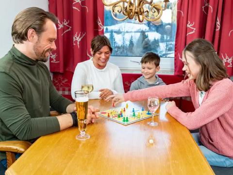 alpenhotel-oberstdorf-zimme-gaeste-05_768x576px.webp alpenhotel-oberstdorf-zimme-gaeste-05_768x576px.webp