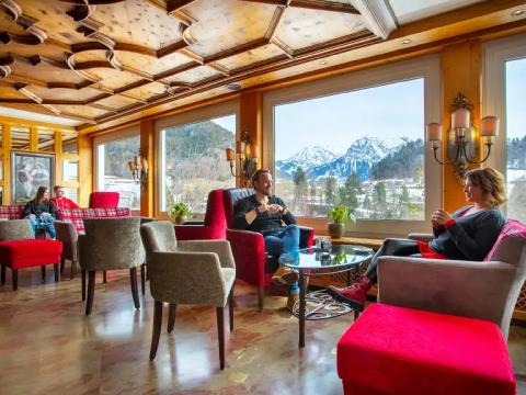 Den kalte Zeit warm in der Kaminlobby verbringen... Den kalte Zeit warm in der Kaminlobby verbringen...