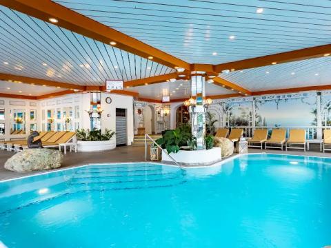 Innenpool im AlpVita SPA Innenpool im AlpVita SPA