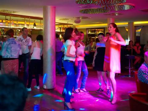 BAR 59 - hoteleigene Tanz- und Cocktailbar