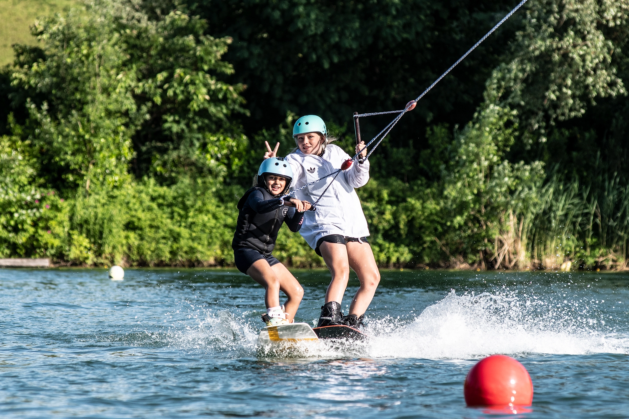 Wakeboarden und Wasserski auf der Insell Allgäu