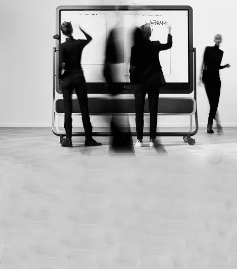 Weframe One macht Tagungen einfach produktiver und ersetzt Beamer, Flipchart und Co. durch eine digitale Plattform.