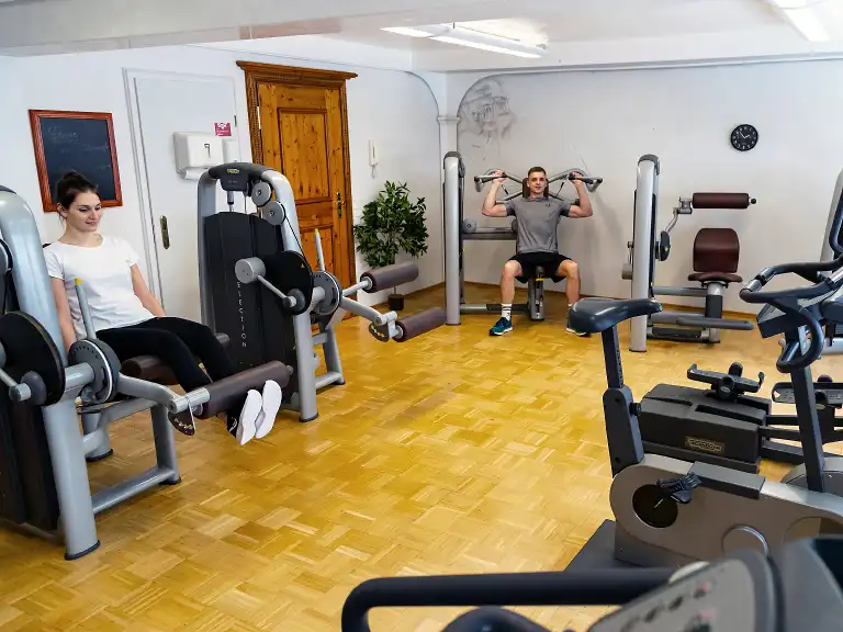 Fitnessraum im Wellnesshotel Oberstdorf im Allgäu - zum Vergrößern des Bildes klicken Fitnessraum im Wellnesshotel Oberstdorf im Allgäu